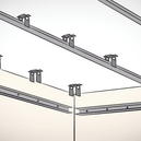 Álmennyezeti profilok fém kivitelben, fő- és mellékprofilok moduláris rendszerhez, precíz csatlakozással.