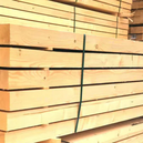 Faanyag különböző fafajtákból, például tölgy, bükk és fenyő, deszkák, pallók és lécek formájában építőipari, bútorkészítő és barkács célokra tartós és strapabíró kivitelben.