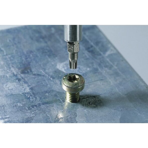 TORX T30 behajtóhegy használatban